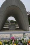 Japon - 121 - Cenotaph, Hiroshima Peace Memorial Park